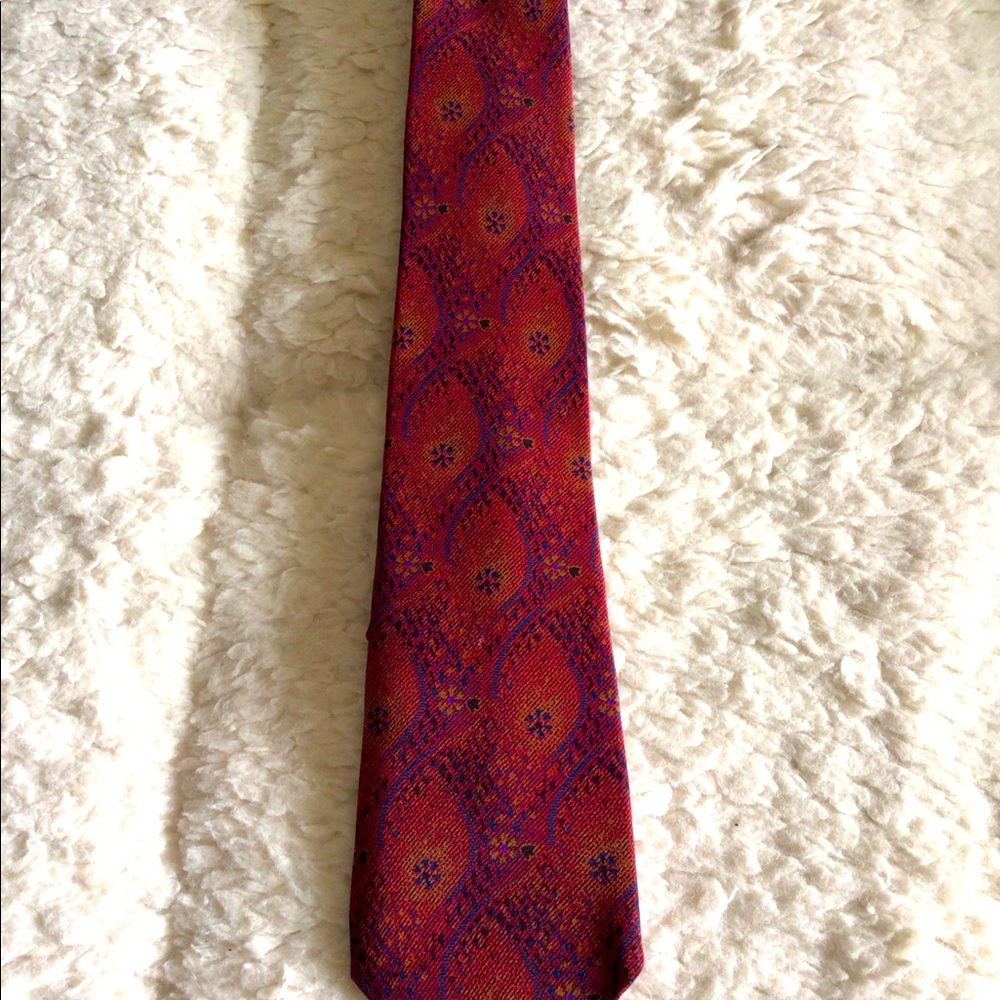 Yves Saint Laurent Paris 100% All Silk Soie Tie - Picture 2 of 10